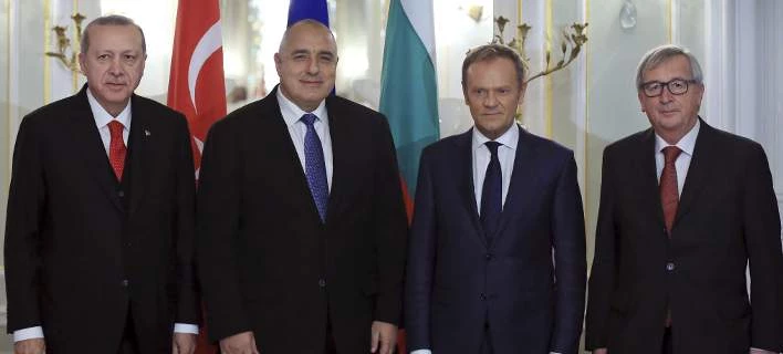 Βάρνα: Σφιγμένα πρόσωπα, «παγωμένα» χαμόγελα -Ξεκίνησε η συνάντηση ΕΕ-Τουρκίας (βίντεο)